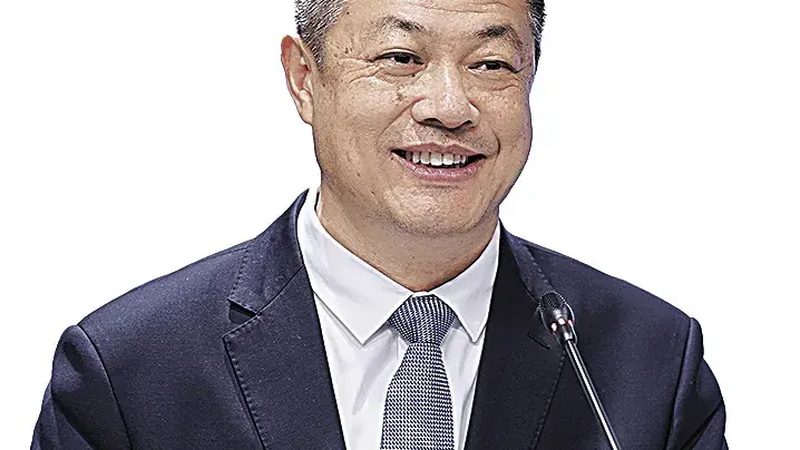PEEK材料的价格受多种因素影响，主要包括：